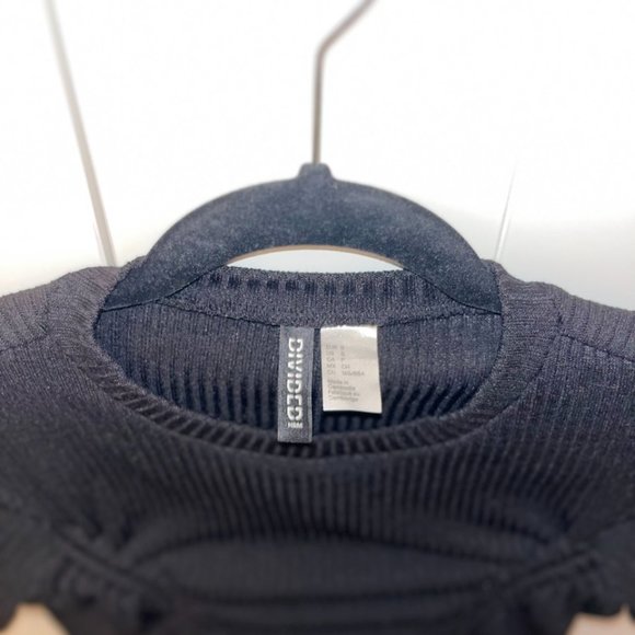 H&M Ruched Tie Cropped T-Shirt - Picture 2 of 4